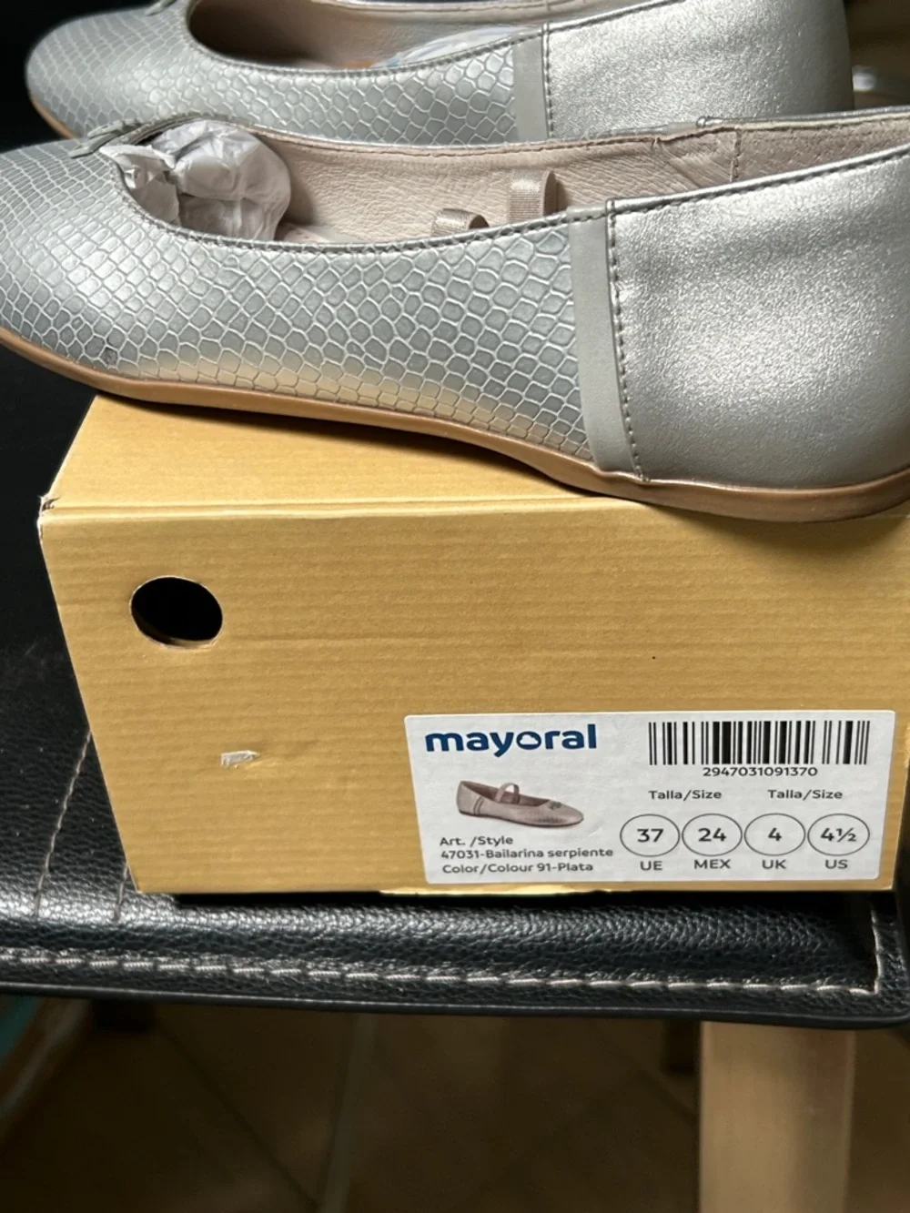 Mayoral Silver Textured Ballet Flats with Bow Accent. Euro 36 and 37. New in box